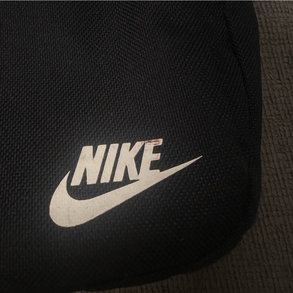 Nike Crossbody Bag - Picture 2 of 2